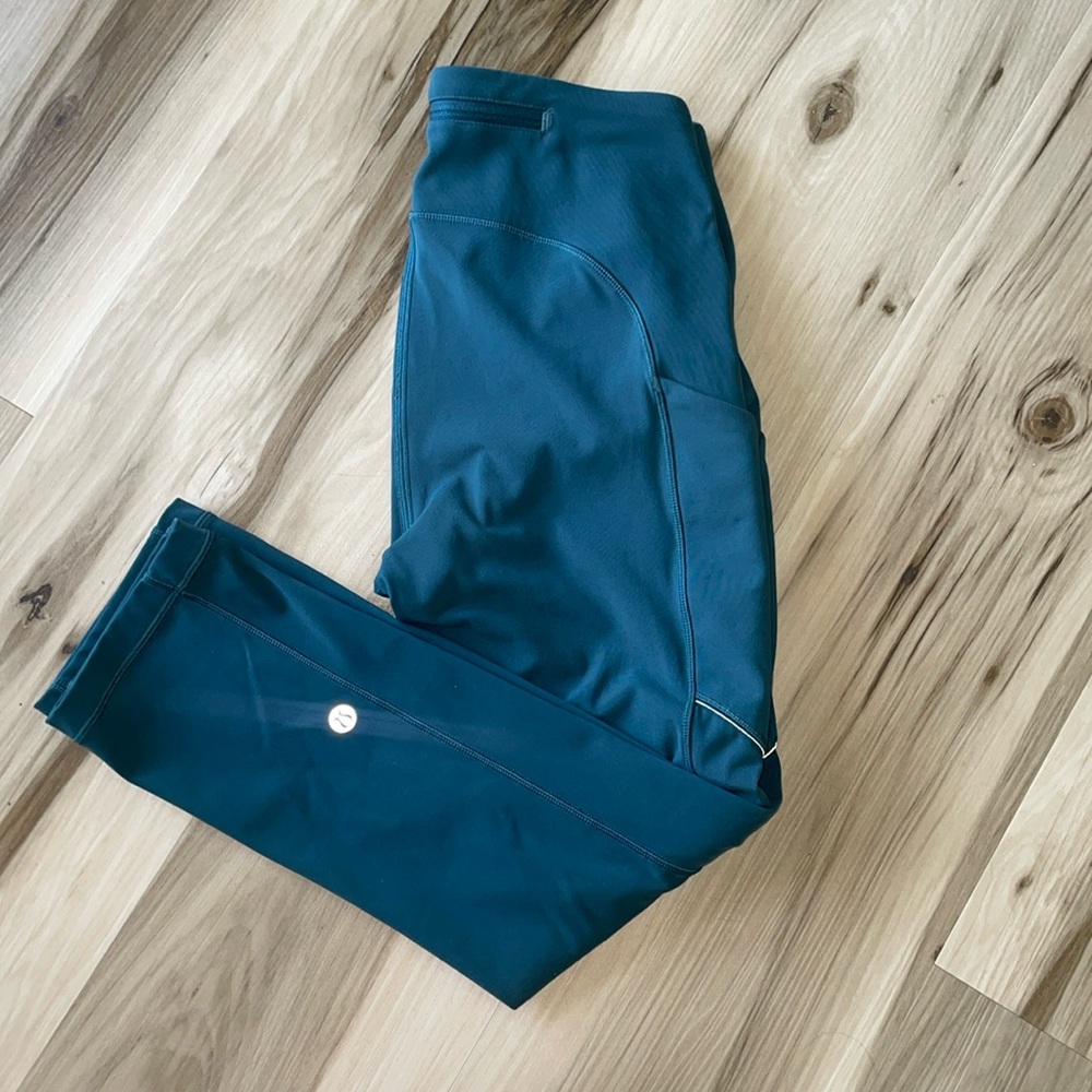 Barely worn Lululemon Speed Up Crop 21"